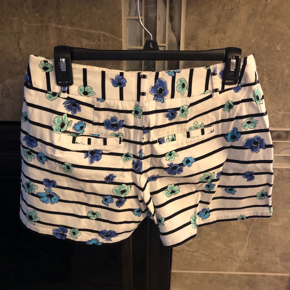 Shorts - Picture 2 of 3